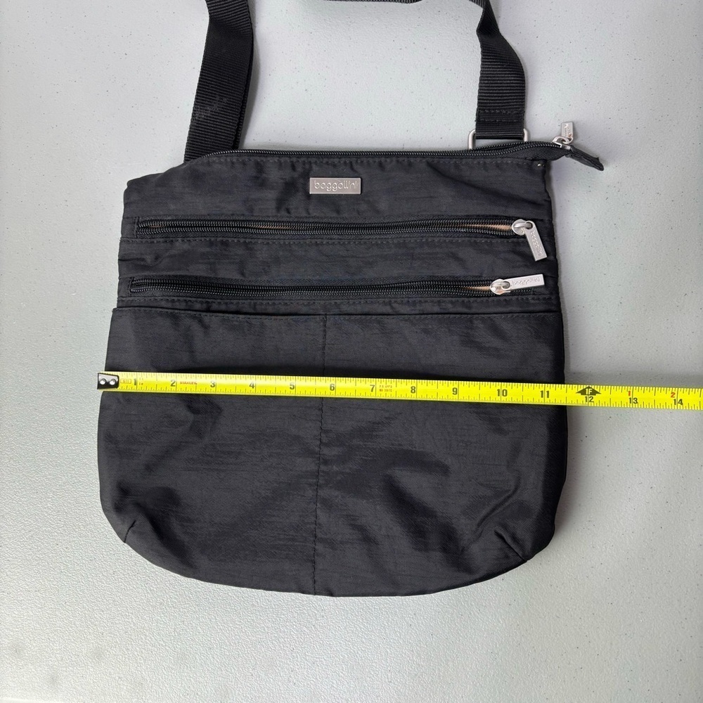 Baggallini Black Nylon Crossbody Purse Shoulder Strap Zip Closure - Picture 3 of 13